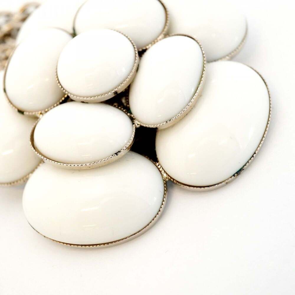 CHANEL Authentic White Necklace - Picture 9 of 9